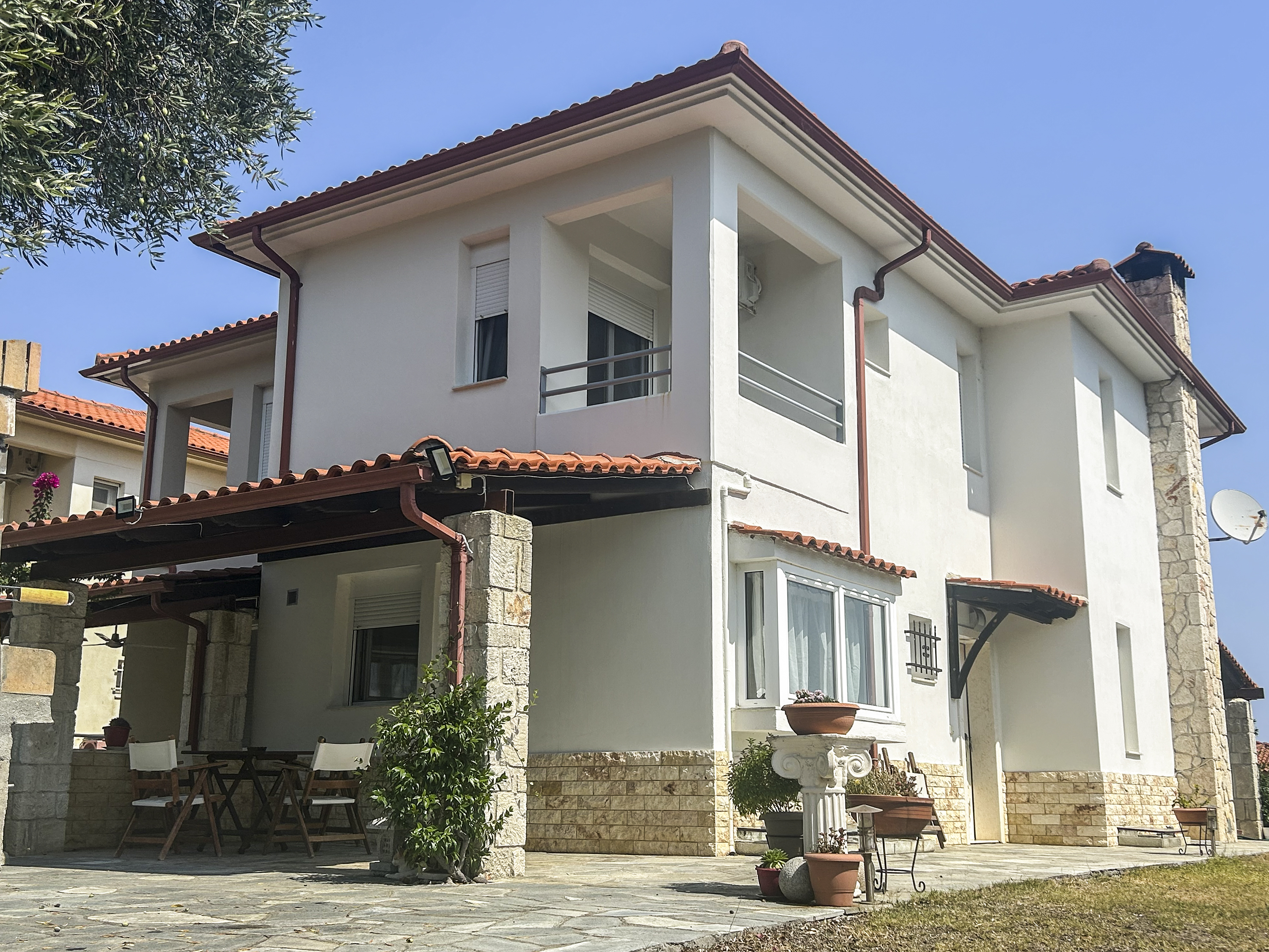 Εξαιρετική μεζονέτα προς πώληση στη Χανιώτη Χαλκιδικής